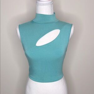 Arden B. Sleeveless Teal Cutout Crop Top. Small